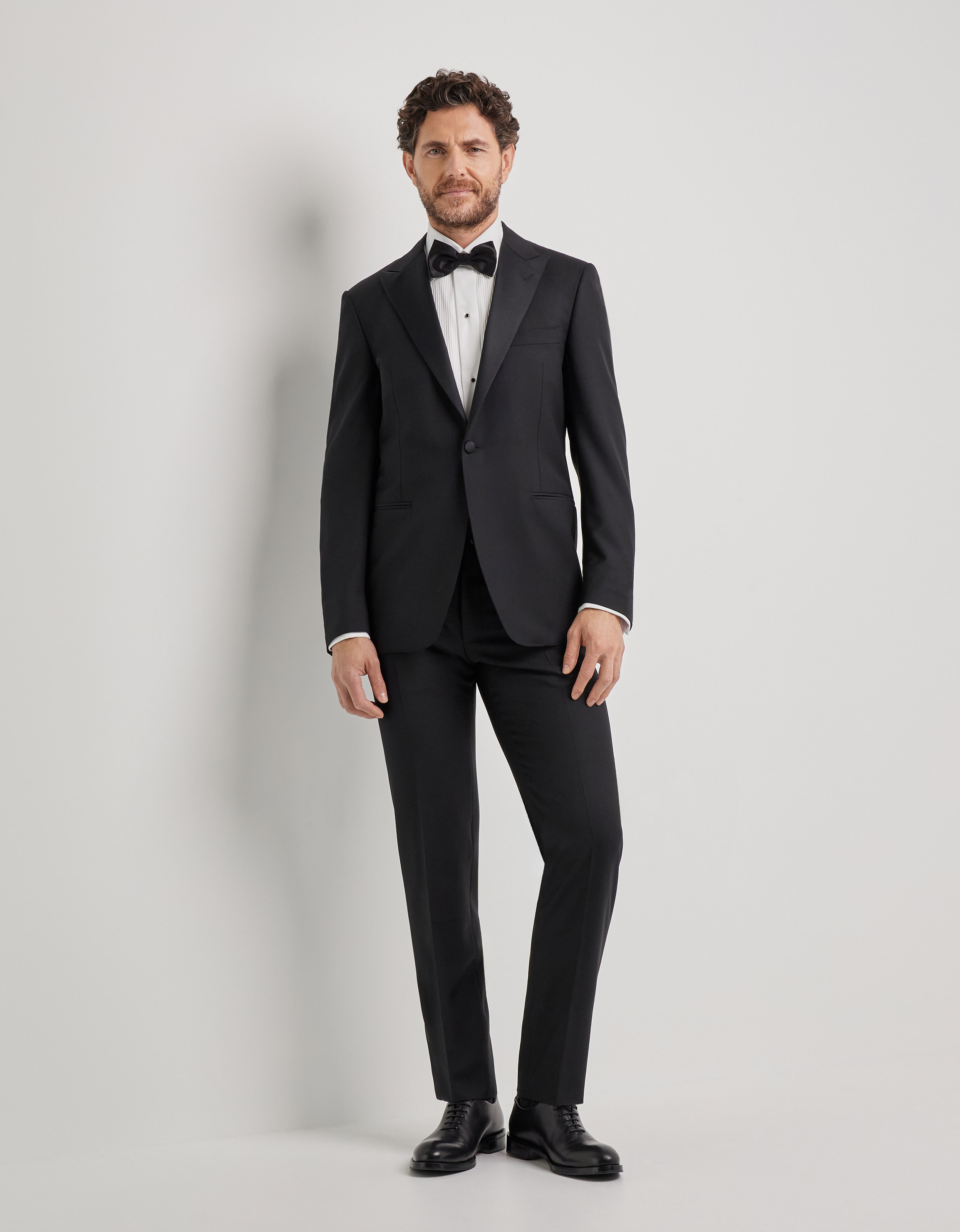 0-black-wool-tuxedo-with-peak-lapels–1.jpg