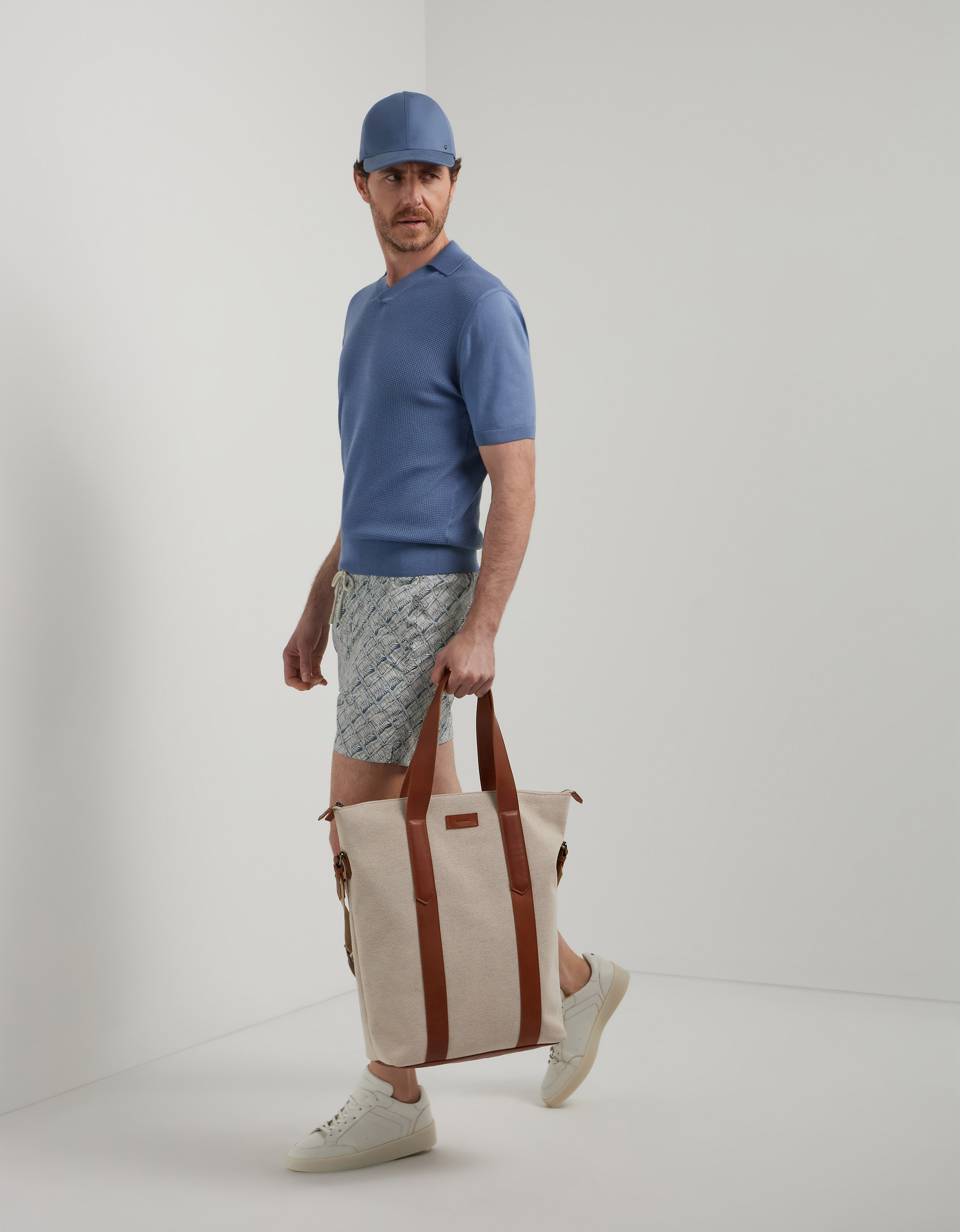 Air force blue open-collar short-sleeved polo shirt with shaved sleeves in cotton silk