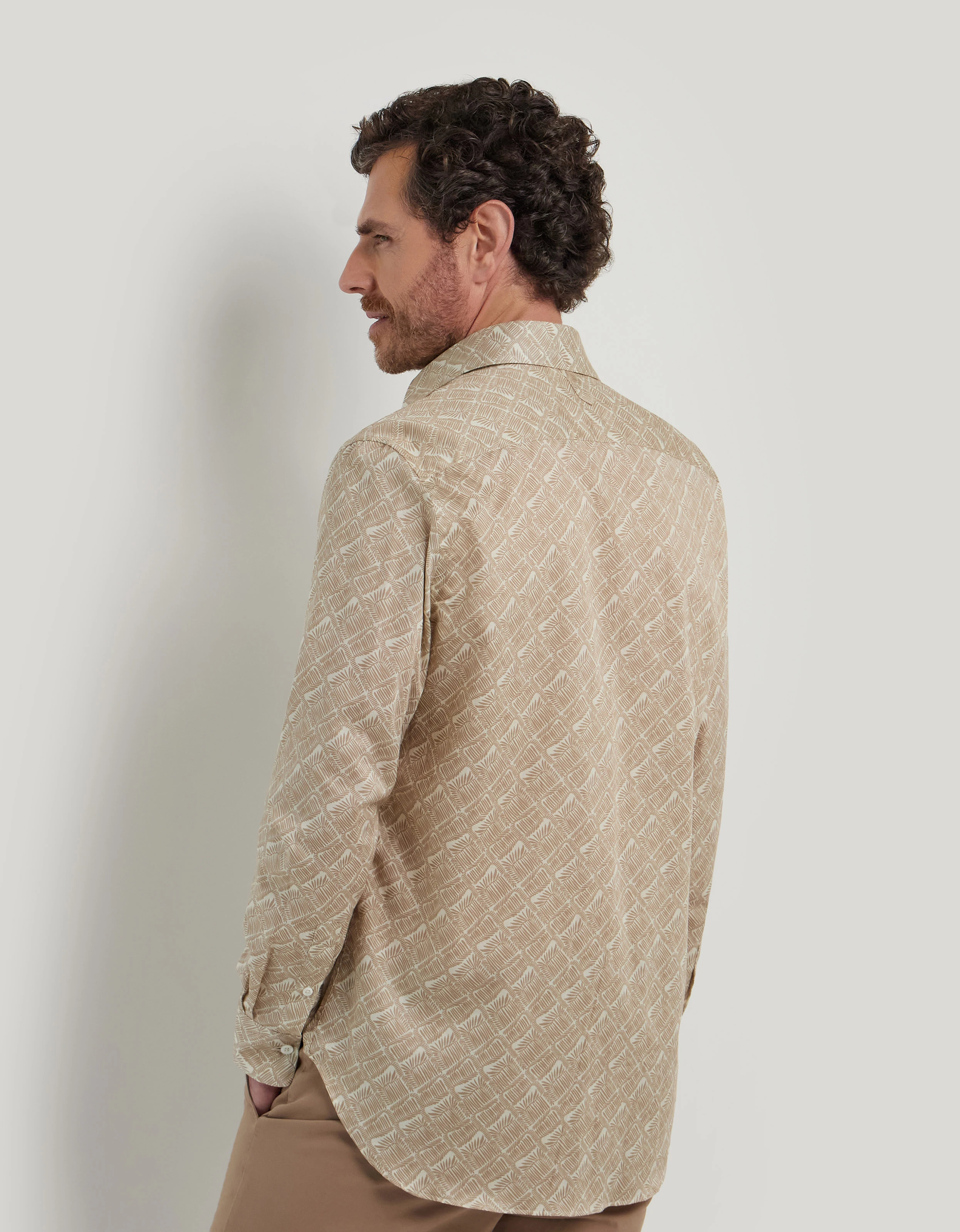 1442-casual-regular-fit-shirt-in-printed-beige-and-white-cotton-with-botanical-pattern–1.jpg