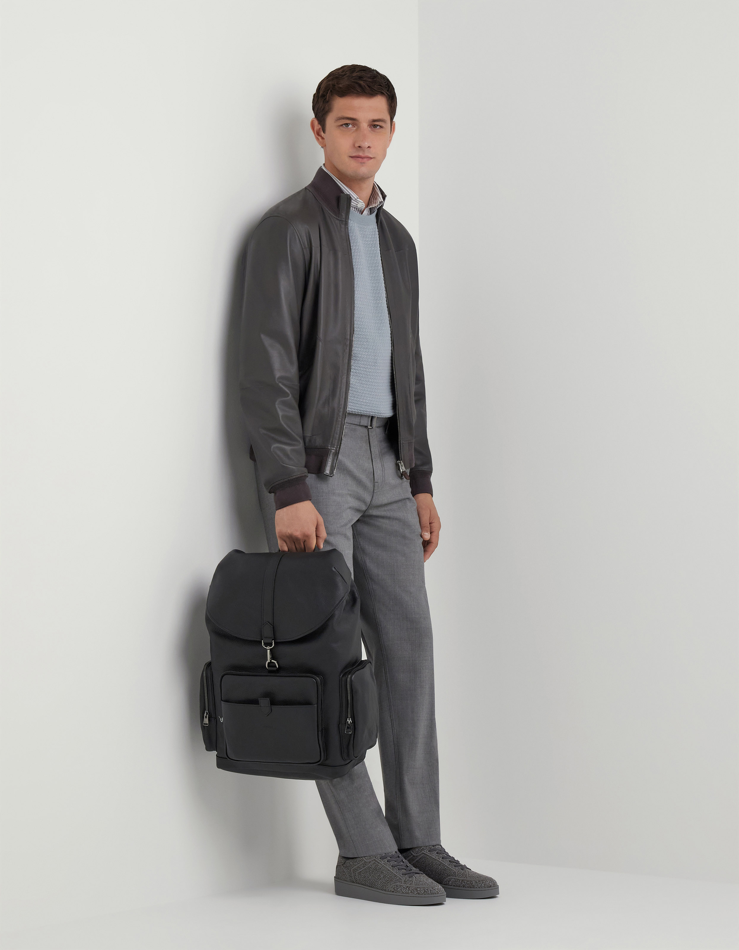 Two-toned all over micro jacquard zipper mock turtleneck in extra-fine merino wool. Brianza Green/gray tones