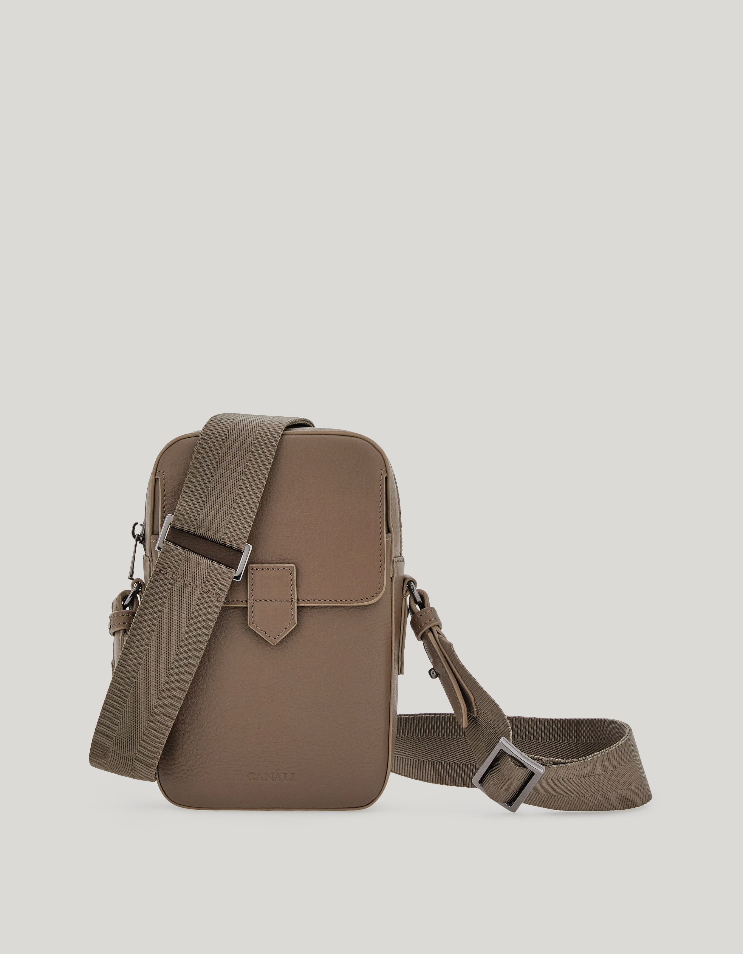 North South Camera Bag in walnut hammered calfskin 