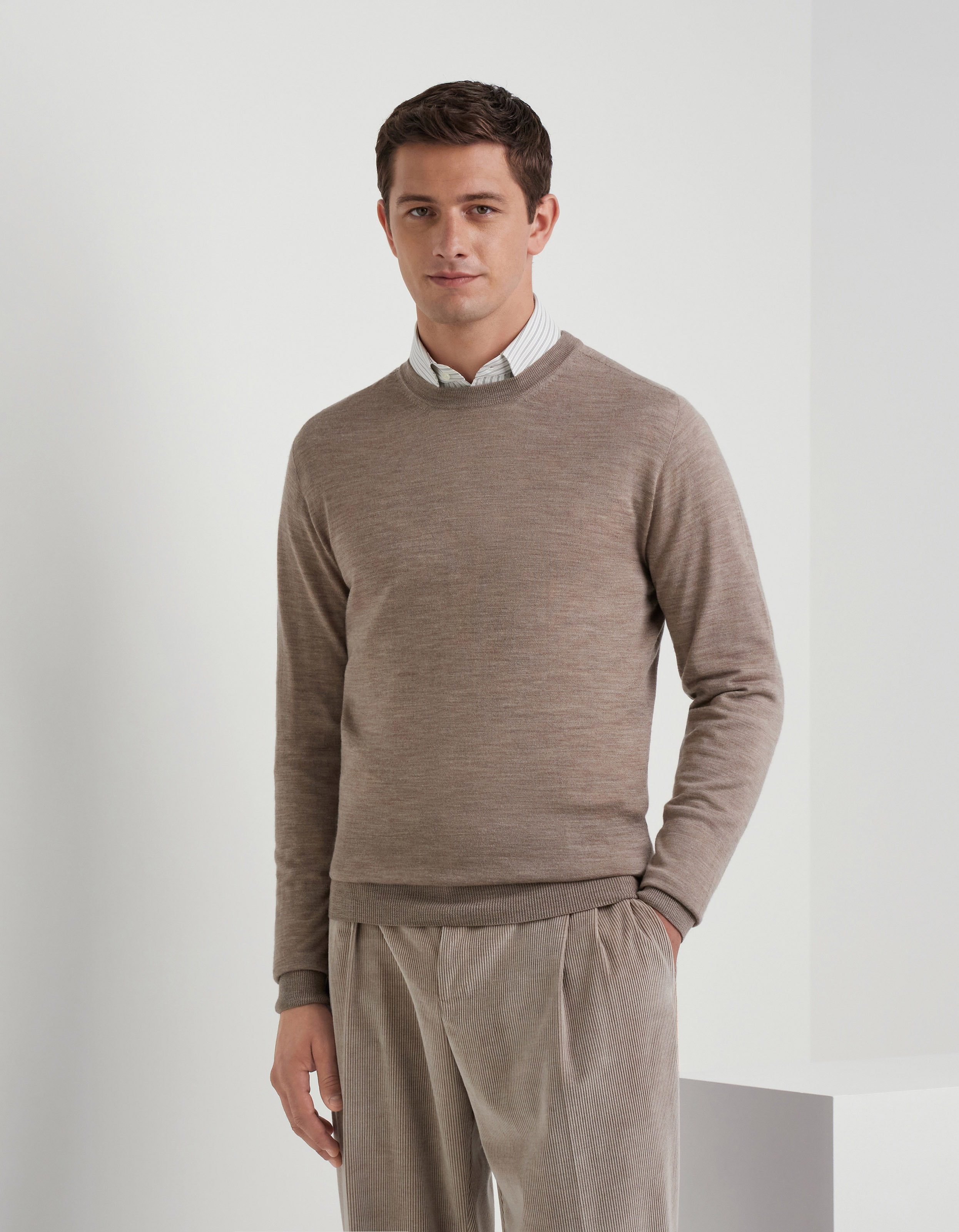 1928-canali-nuvola-extra-fine-merino-wool-seamless-crew-neck-hazelnut–1.webp