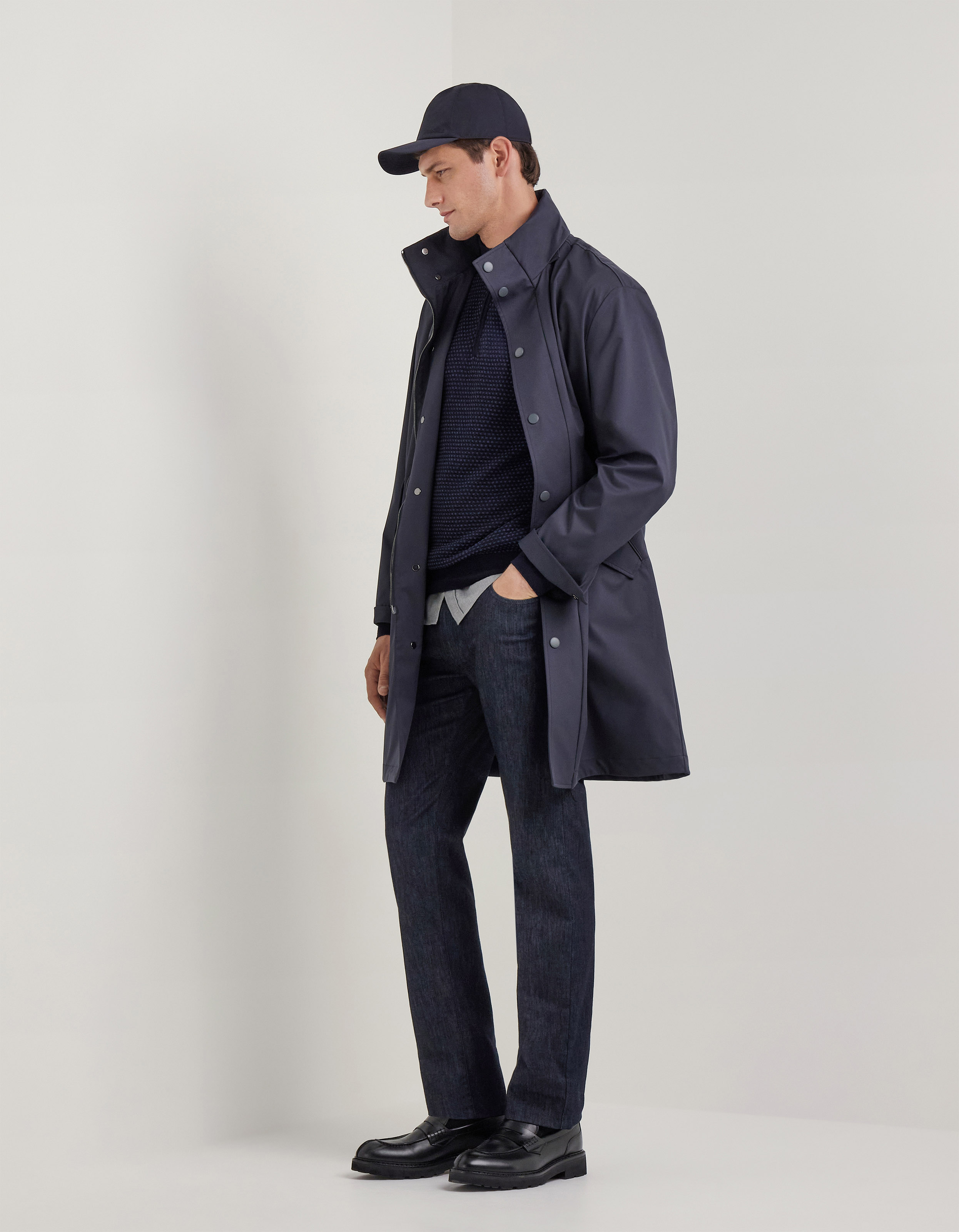 Two-toned all over micro jacquard zippered mock turtleneck in extra-fine merino wool. Blue tones