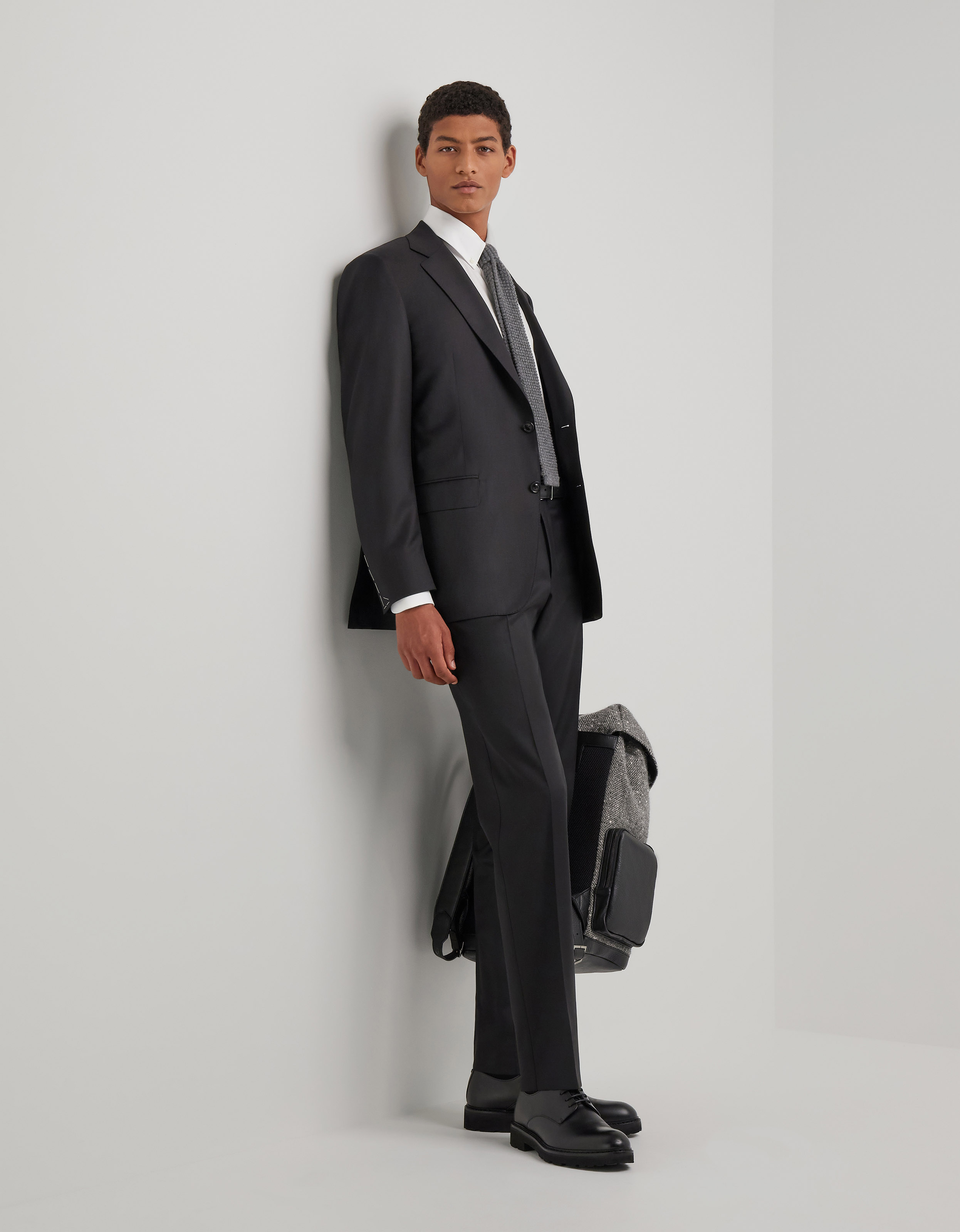 Pants in black wool