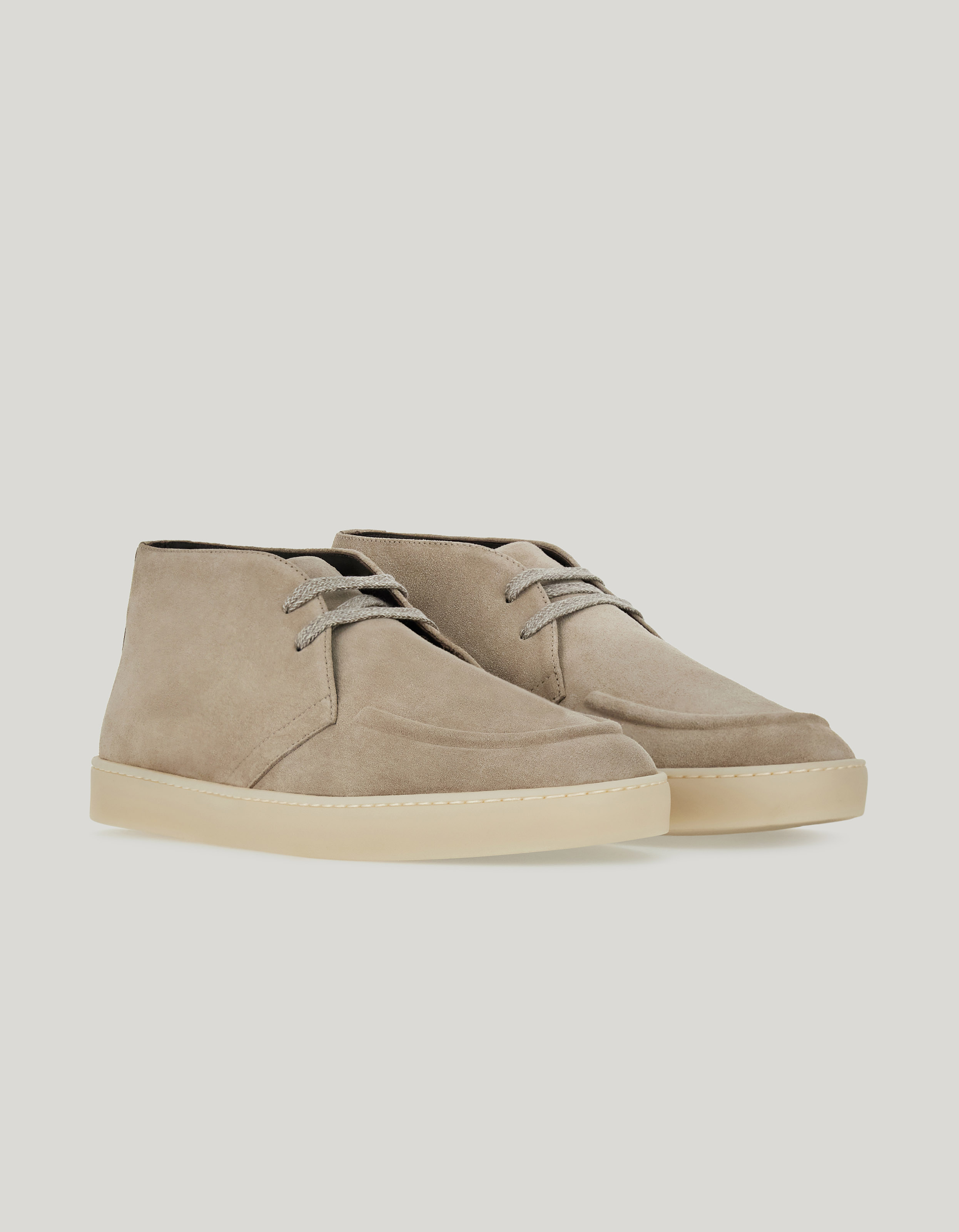 Taupe ankle boot with double-effect finish and rubber sole 