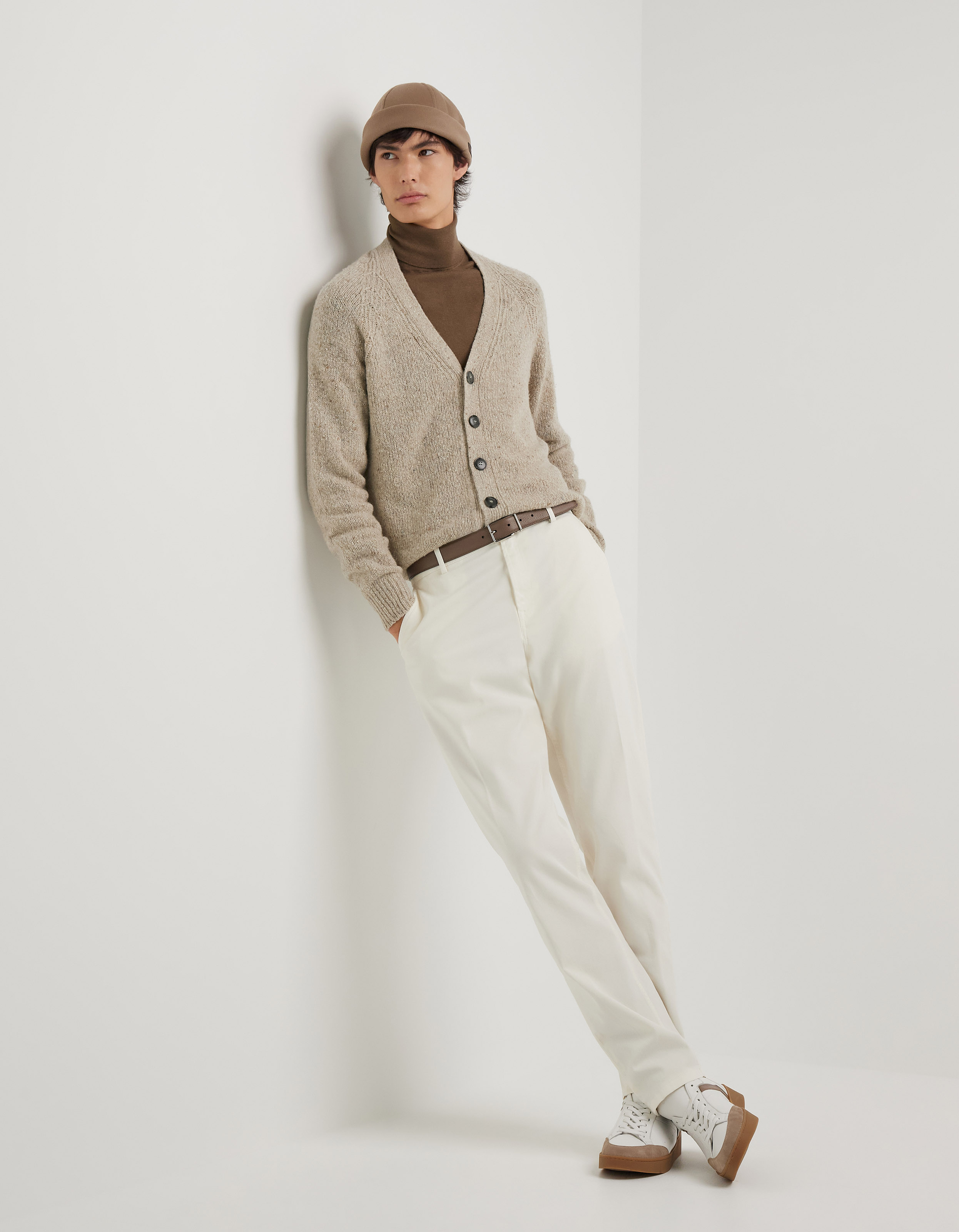 2454-white-carrot-fit-chinos-in-comfort-cotton-twill–1.jpg