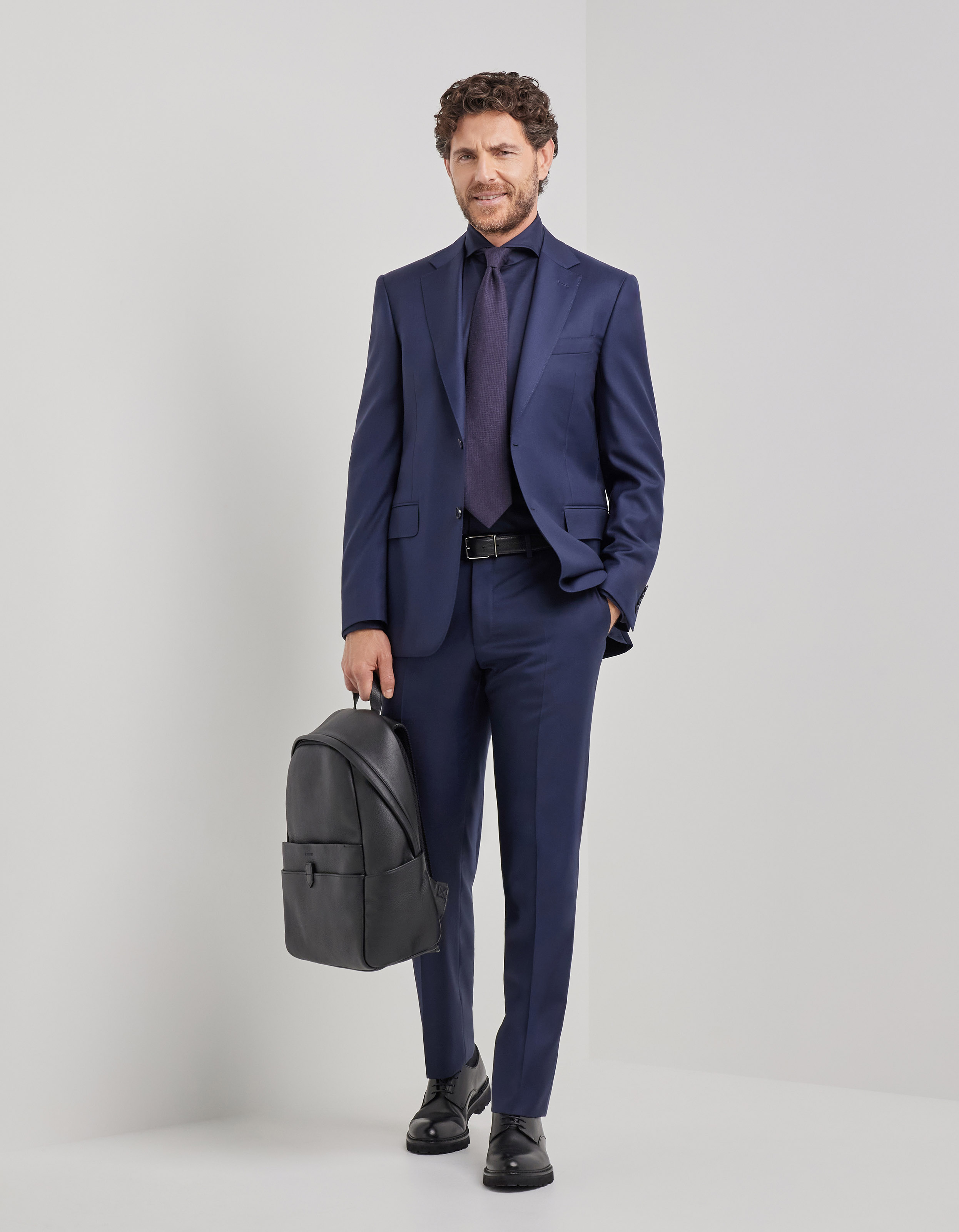 Suit in blue wool