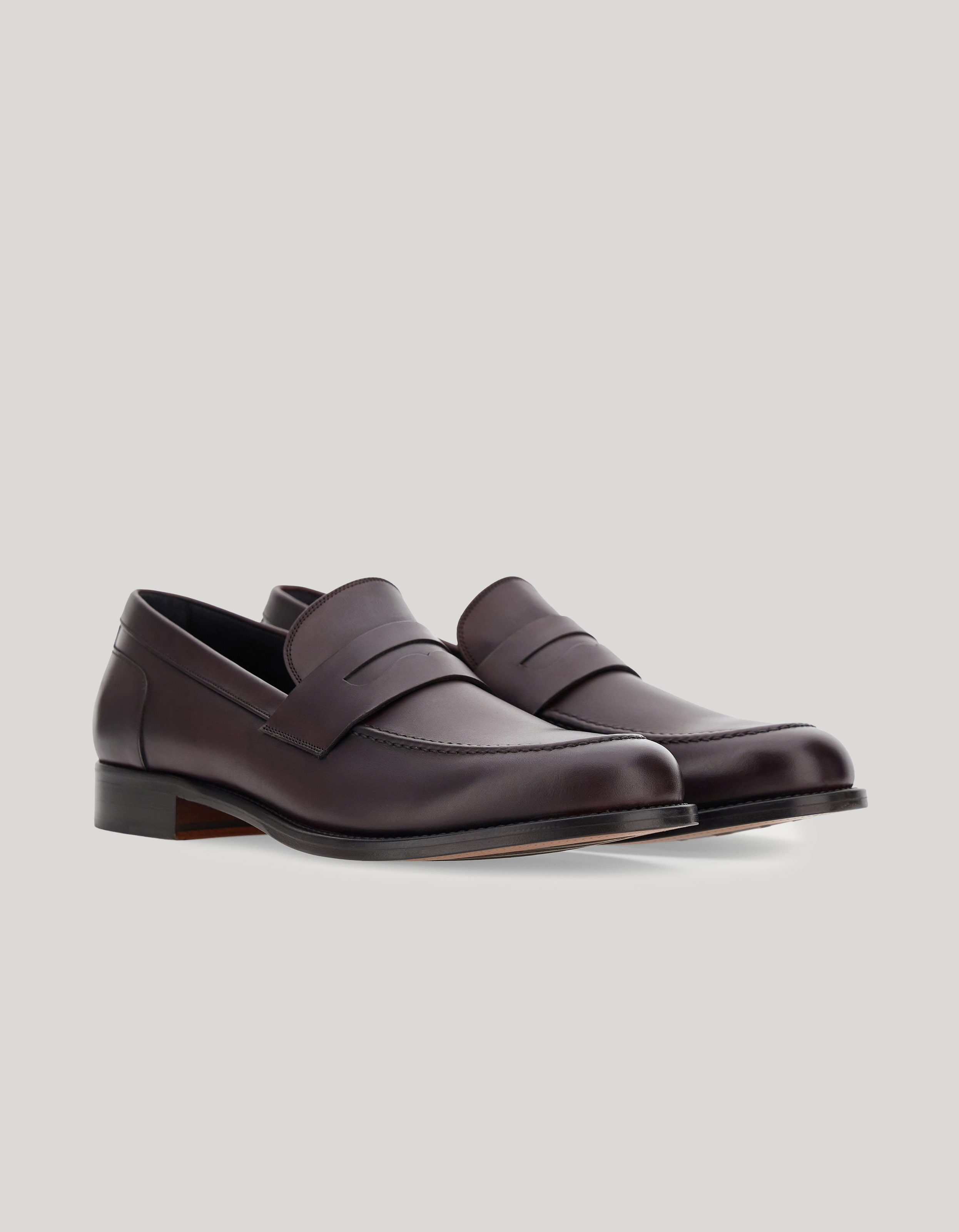 College loafers in burgundy distressed calfskin 