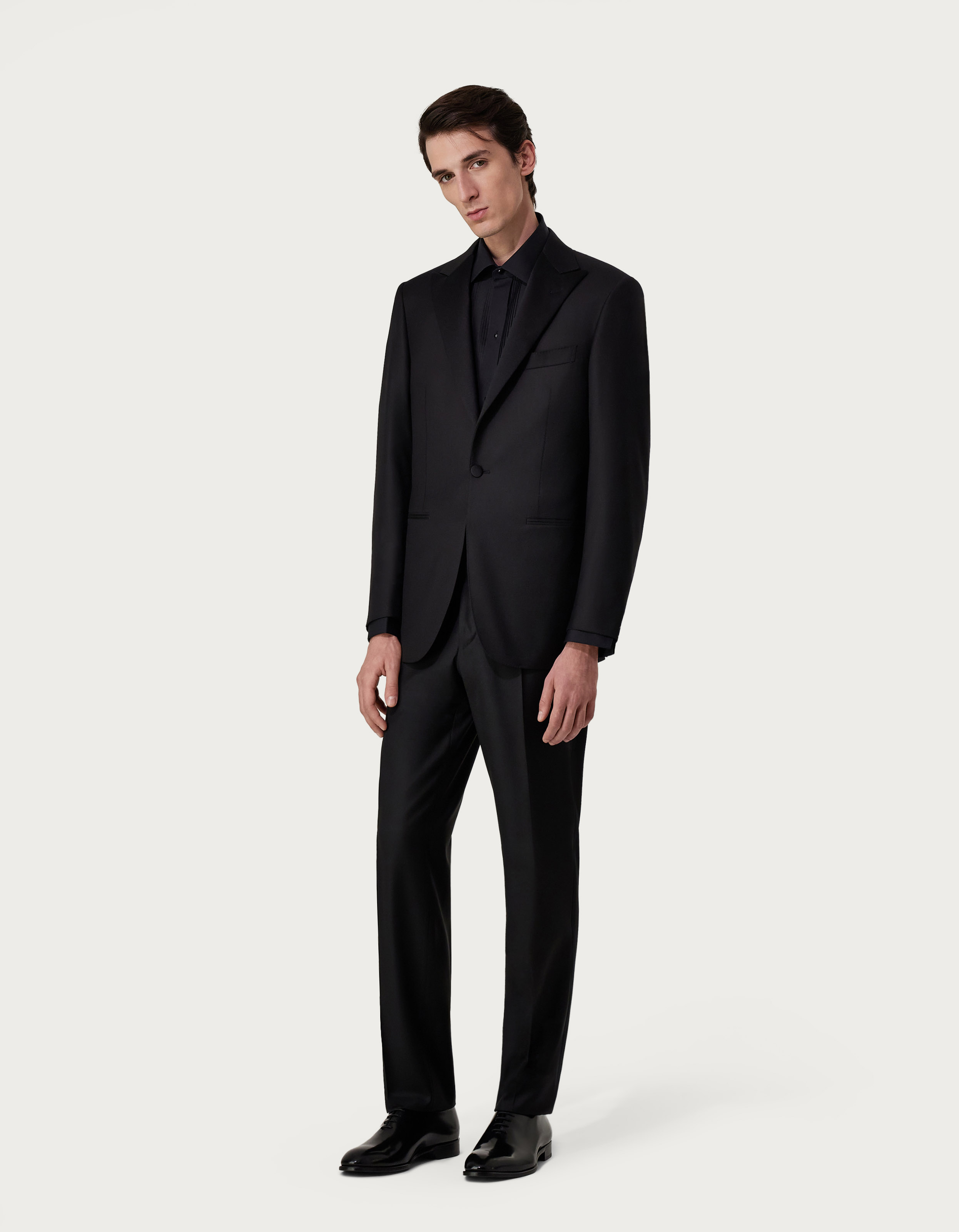 Black tuxedo in 150's wool