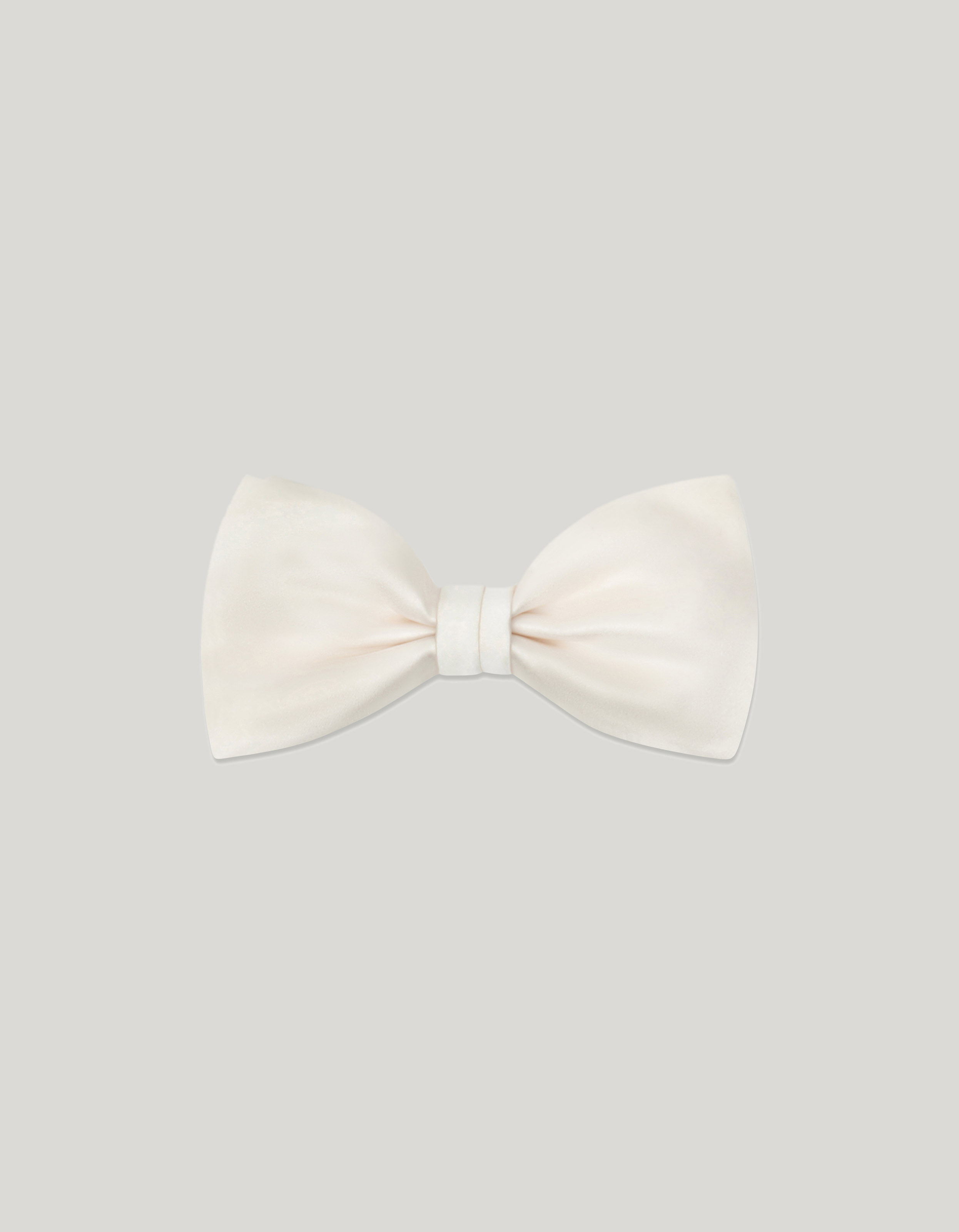 White silk bow-tie 