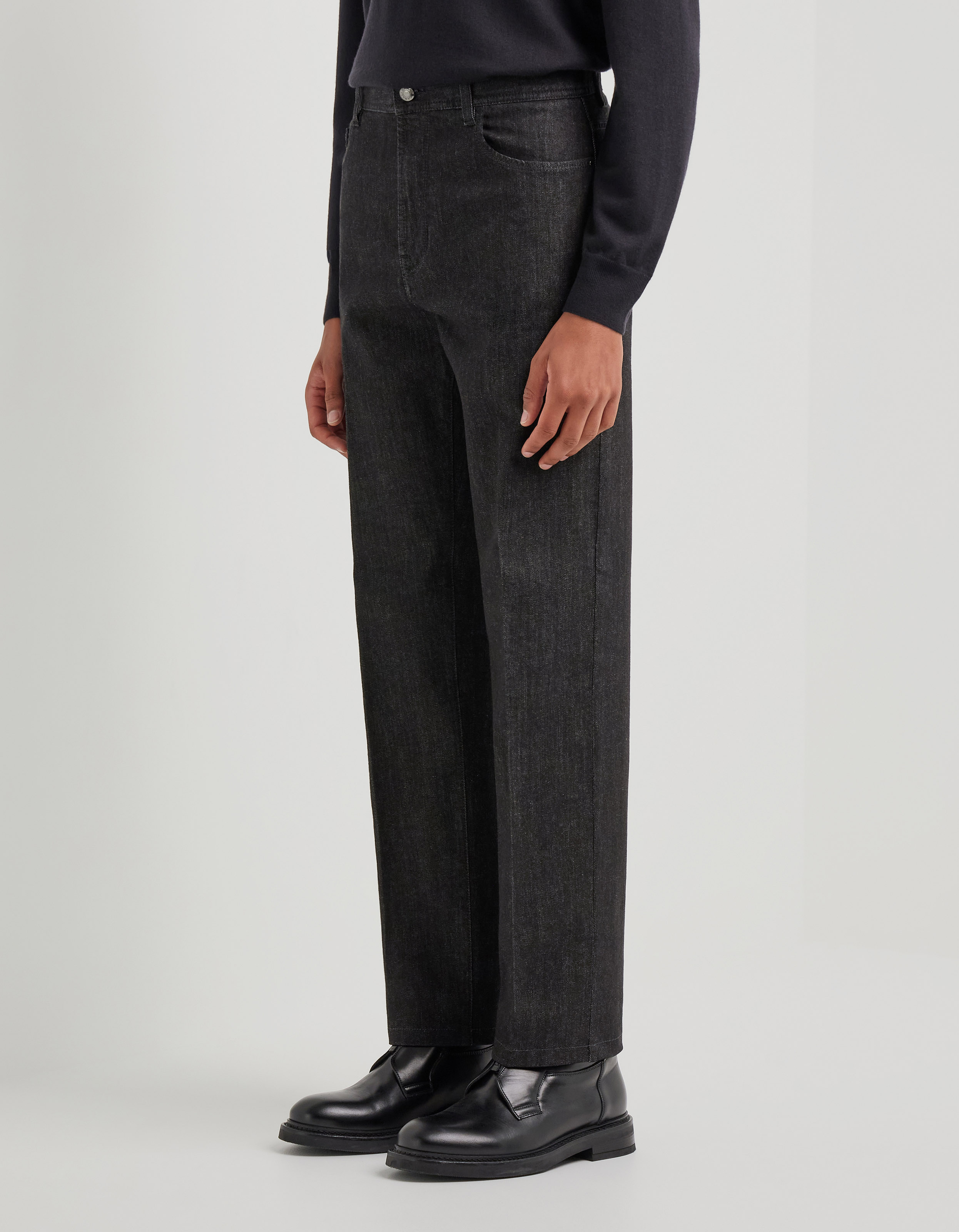 470-five-pocket-pants-in-black-denim–1.jpg