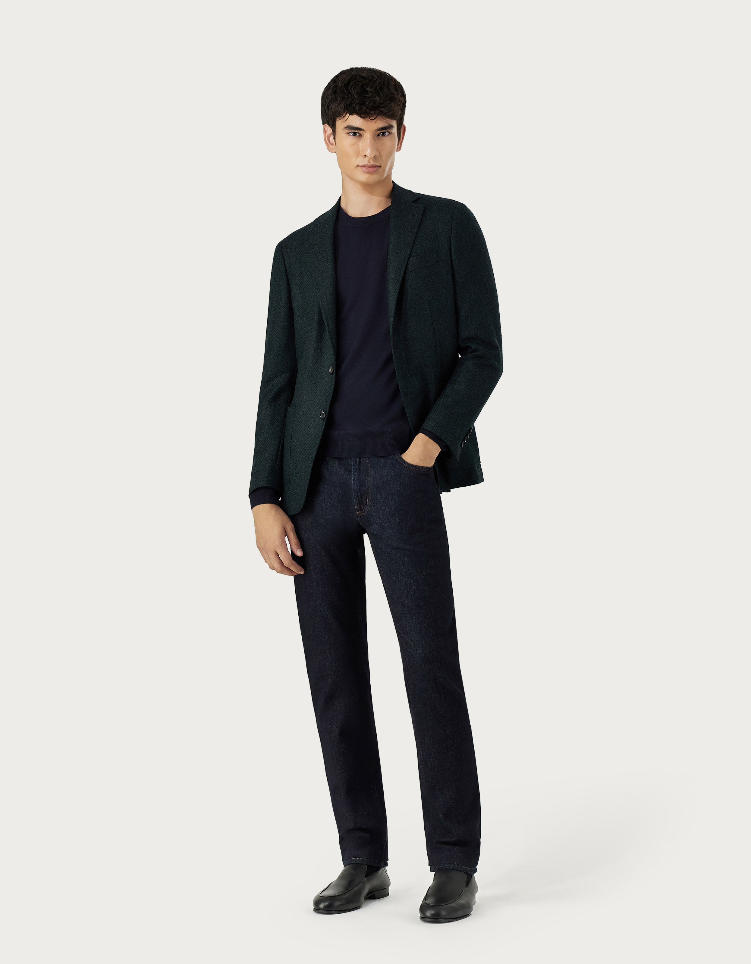 Navy blue crew-neck in garment-dyed cashmere