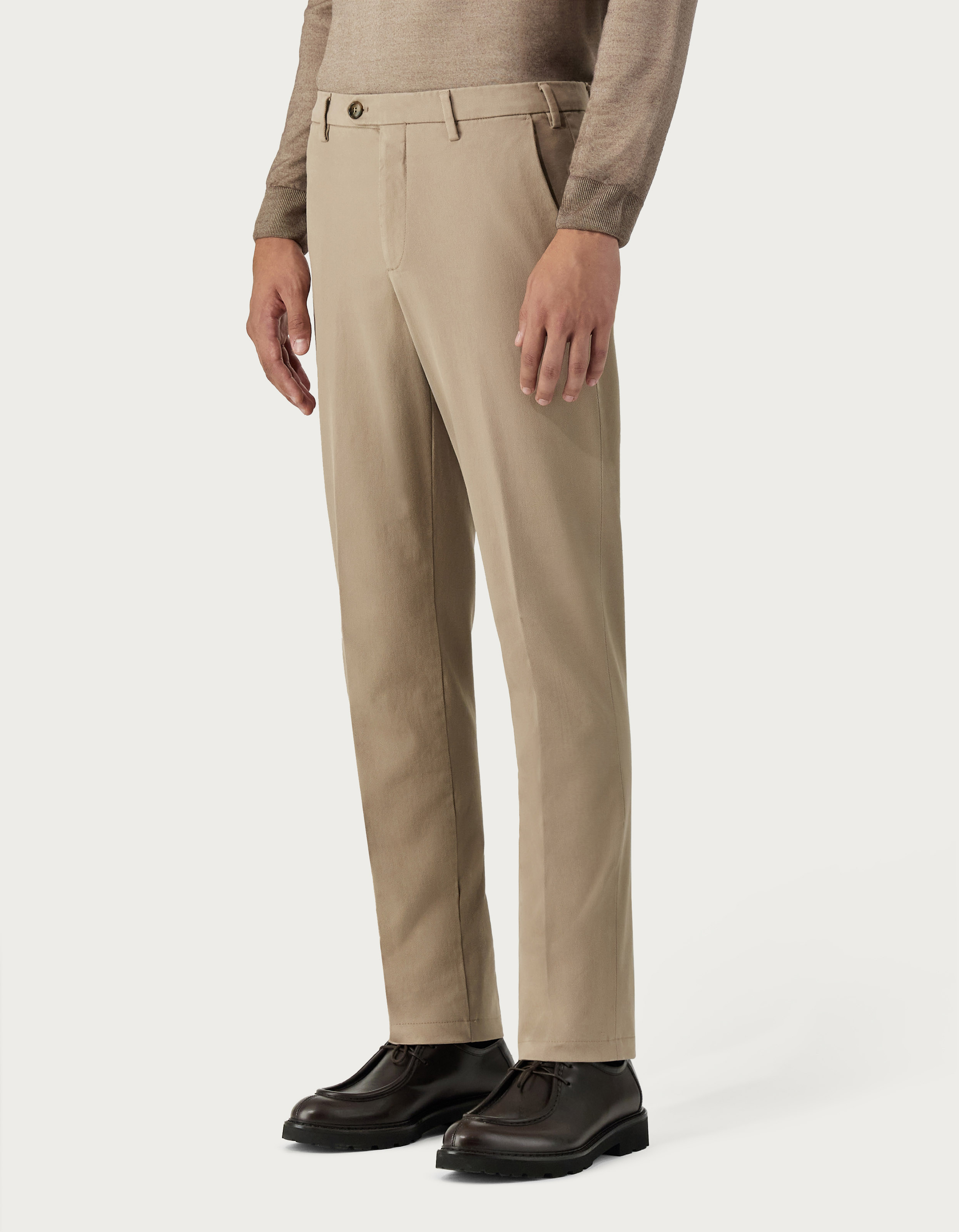 490-chinos-in-garment-dyed-camel-twill–1.jpg