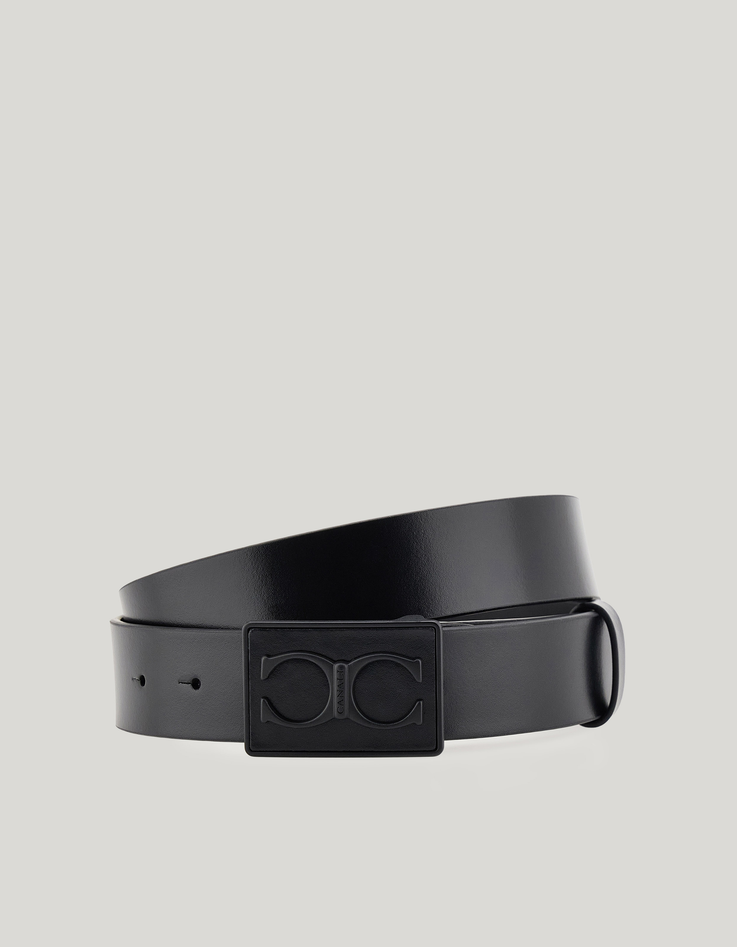 Belt in smooth black calfskin with monogram plaque 