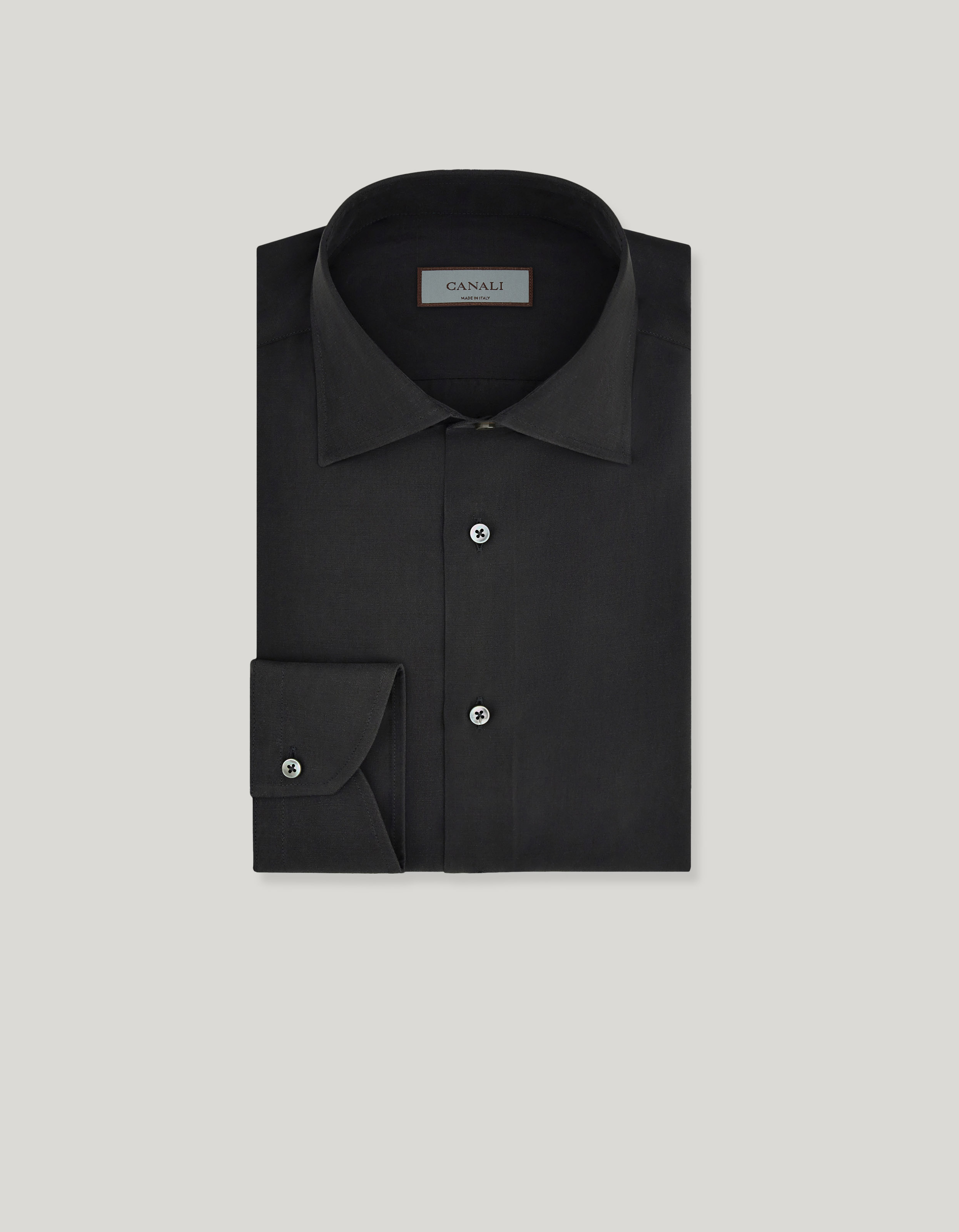 Regular fit shirt in black silk 
